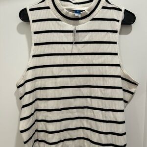 Old Navy Black and White Striped Women's Top